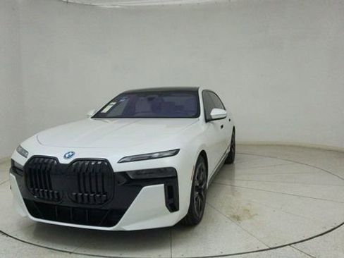 Used 2023 BMW i7 xDrive60 w/ Executive Package 2 image 66