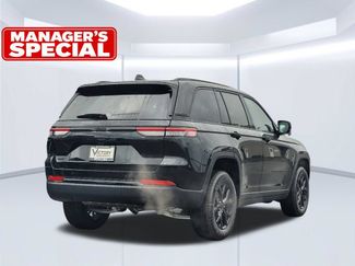 New 2025 Jeep Grand Cherokee Altitude AWD/4WD video 3