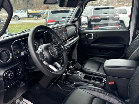 Used 2024 Jeep Wrangler High Altitude image 2