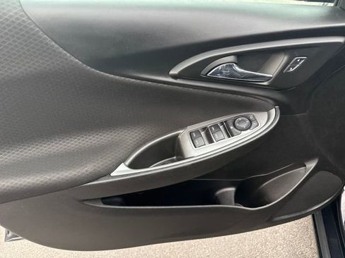 Used 2023 Chevrolet Malibu LT image 9