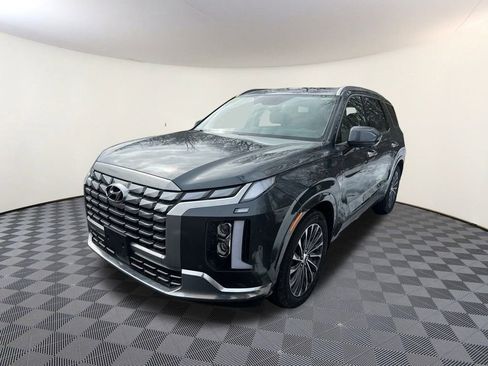 Used 2023 Hyundai Palisade Calligraphy image 1