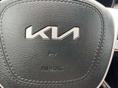 Used 2022 Kia Telluride SX w/ SX Prestige Package image 37