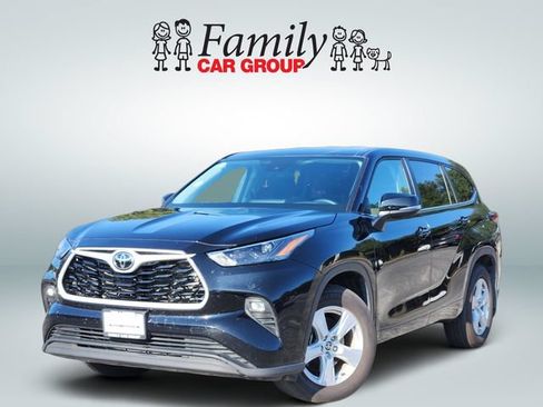 Certified 2025 Toyota Highlander LE AWD/4WD image 1