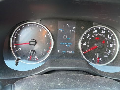 Used 2021 Toyota RAV4 LE FWD image 6