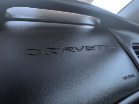 Used 2002 Chevrolet Corvette Convertible w/ Preferred Equipment Group2 RWD image 20