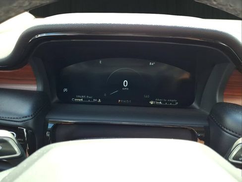 Used 2023 Lincoln Nautilus Reserve AWD/4WD image 24