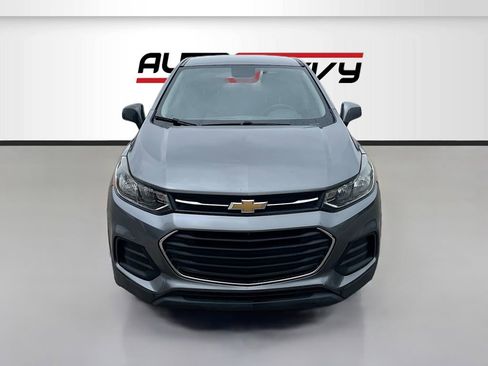 Used 2020 Chevrolet Trax LS image 2