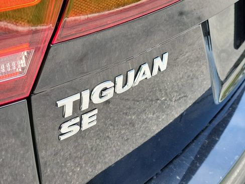 Used 2021 Volkswagen Tiguan SE R-Line FWD image 5