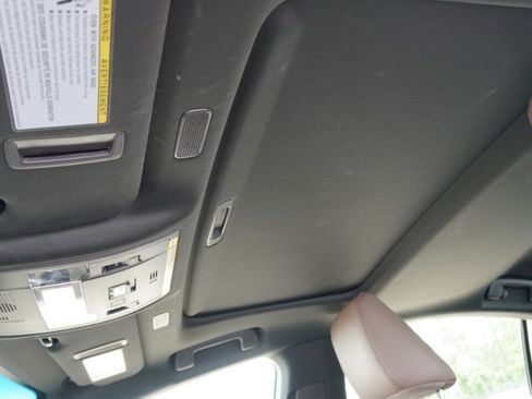 Used 2025 Lexus ES 350 w/ Premium Package FWD image 13