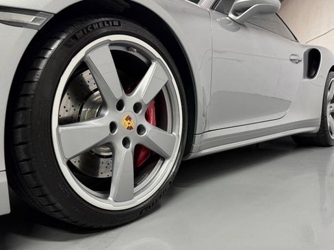 Used 2017 Porsche 911 4 Coupe AWD/4WD image 28