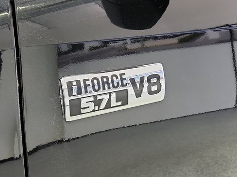 Used 2019 Toyota Tundra SR5 w/ SR5 Upgrade Package AWD/4WD image 8