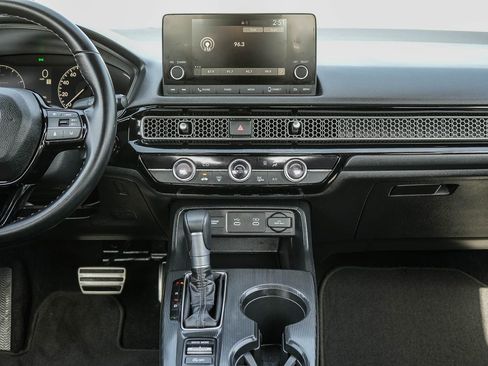 Used 2025 Honda Civic Sport image 16