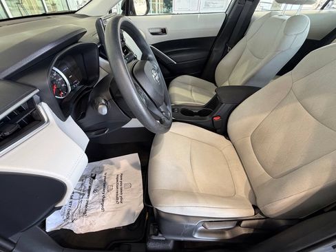 Used 2022 Toyota Corolla Cross L FWD image 20