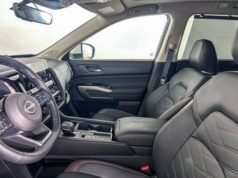 Certified 2025 Nissan Pathfinder Platinum w/ Cargo Package image 17