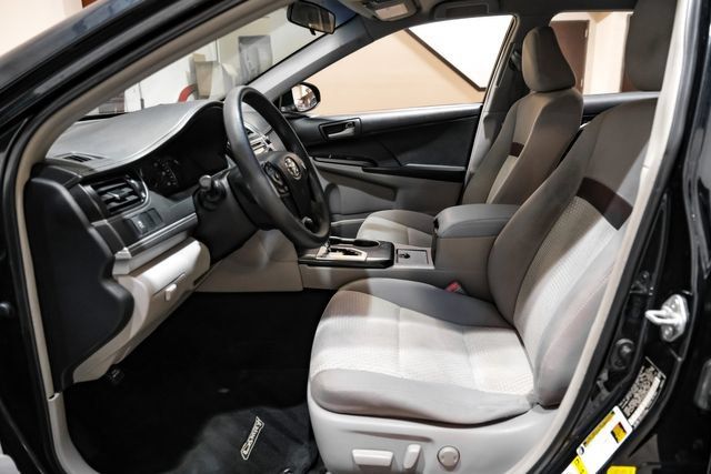 Used 2012 Toyota Camry LE FWD image 4