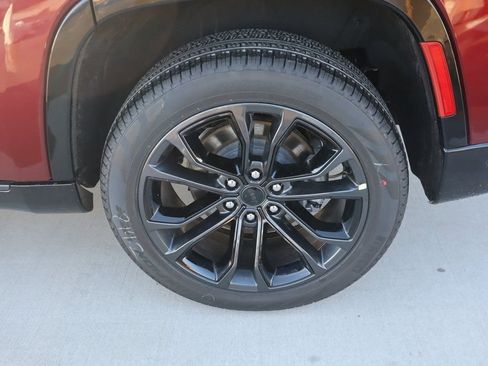 New 2026 Jeep Grand Wagoneer Summit w/ Premium Group III image 21