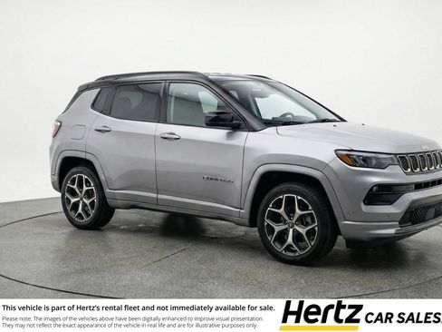 Used 2025 Jeep Compass Limited image 1