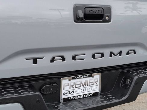 Used 2021 Toyota Tacoma TRD Off-Road w/ TRD Premium Off Road Package AWD/4WD image 33