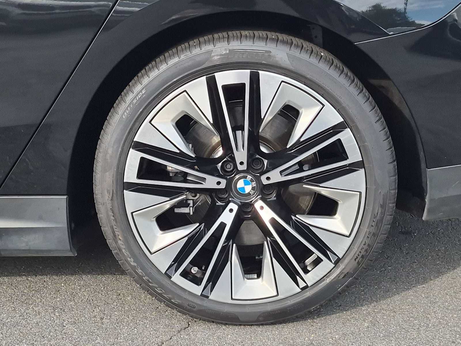 Used 2026 BMW i5 eDrive40 w/ Premium Package AWD/4WD image 14