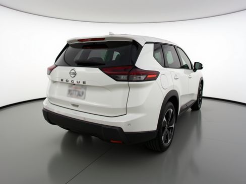 Used 2025 Nissan Rogue SV image 9