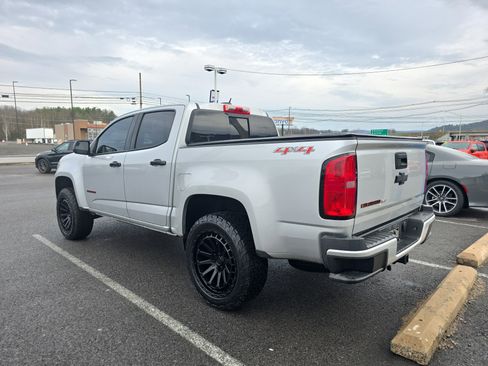 Used 2018 Chevrolet Colorado LT w/ Redline Special Edition AWD/4WD image 6