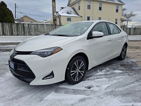 Used 2019 Toyota Corolla LE image 3