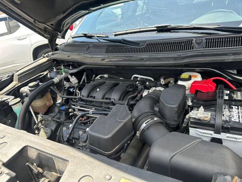 Used 2019 Ford Explorer XLT w/ Equipment Group 202A AWD/4WD image 10