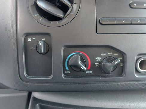 Used 2014 Ford E-350 and Econoline 350 Super Duty image 14