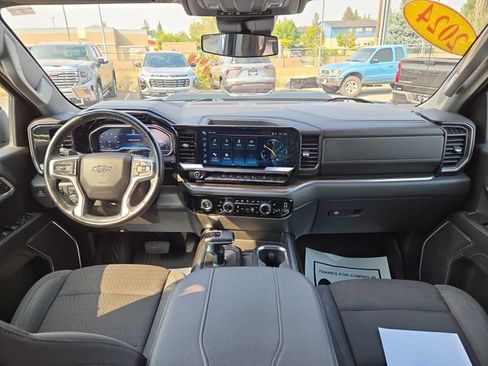 Used 2024 Chevrolet Silverado 1500 LT Trail Boss AWD/4WD image 3