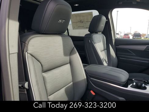 New 2026 Buick Enclave Sport Touring w/ Power Package image 31