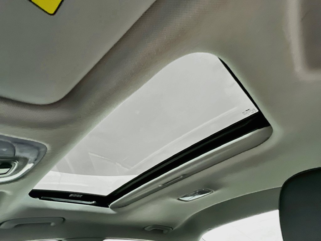 Used 2025 Hyundai Elantra Limited FWD image 20