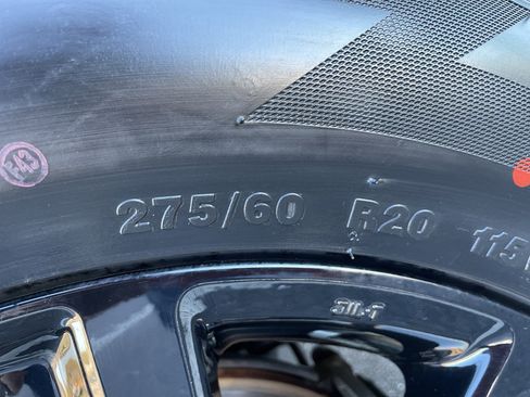 Used 2024 Nissan Titan SV image 25