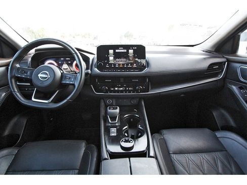 Used 2022 Nissan Rogue Platinum w/ Head-Up Display Package image 9