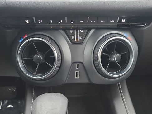 Used 2023 Chevrolet Blazer LT image 44