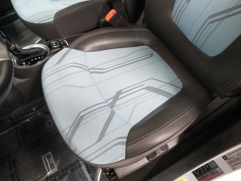 Used 2015 Chevrolet Spark LT image 11