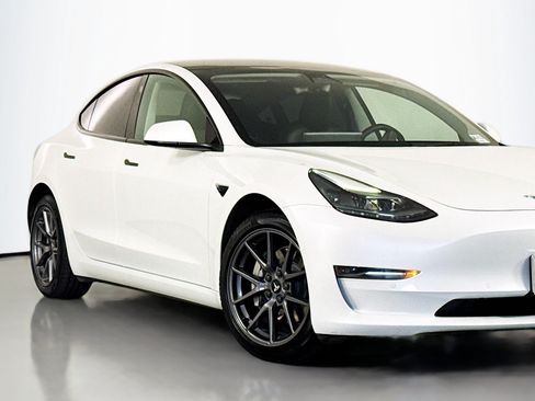 Used 2022 Tesla Model 3 Long Range AWD/4WD image 13