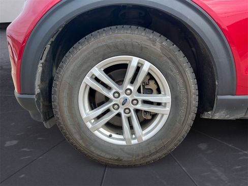 Used 2020 Ford Explorer XLT w/ Comfort Package image 14