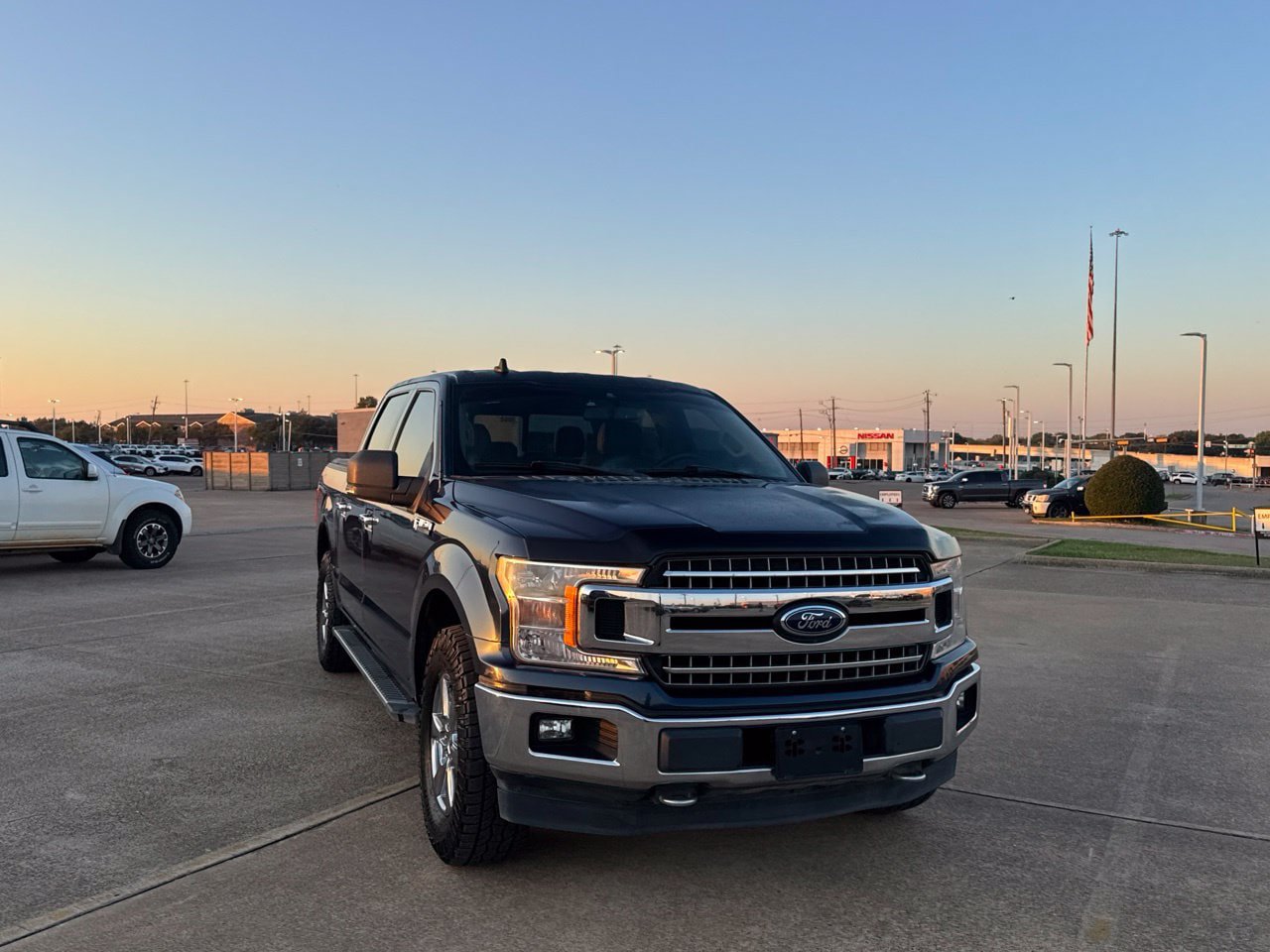 Used 2019 Ford F150 XLT w/ Equipment Group 302A Luxury AWD/4WD image 4