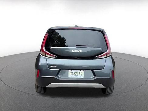 Used 2025 Kia Soul LX w/ LX Technology Package FWD image 12