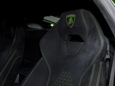 Used 2018 Lamborghini Huracan Performante AWD/4WD image 48