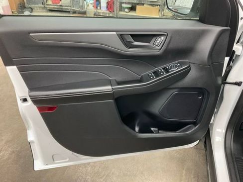 Used 2023 Ford Escape Active AWD/4WD image 4