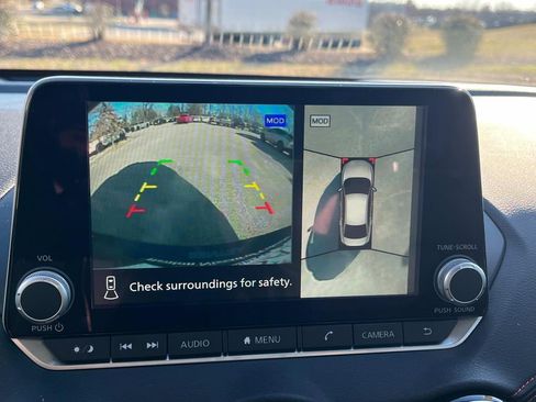 Certified 2025 Nissan Sentra SR w/ SR Premium Package image 36