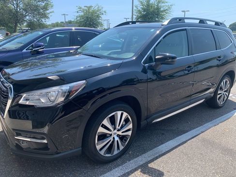 Used 2022 Subaru Ascent Limited w/ Technology Package image 2