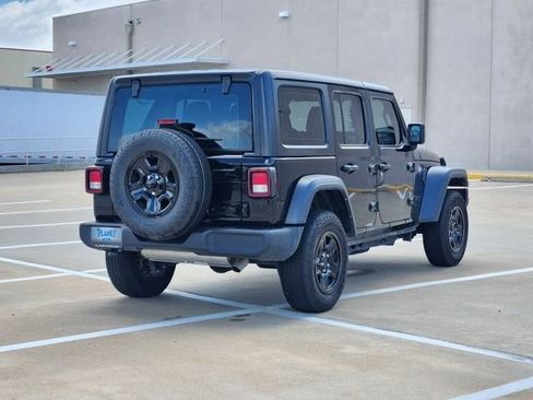 Used 2025 Jeep Wrangler Unlimited Sport AWD/4WD image 5