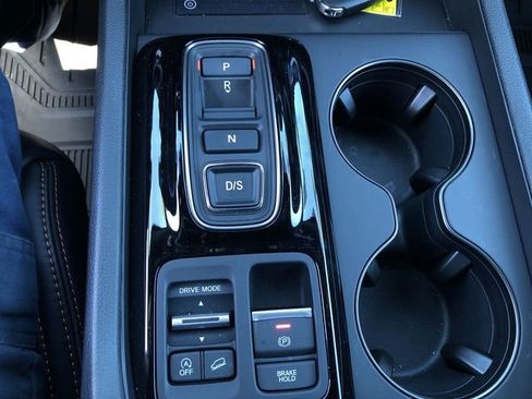 Certified 2025 Honda Pilot TrailSport image 19