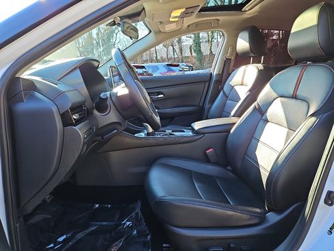 Certified 2023 Nissan Sentra SR w/ SR Premium Package image 13