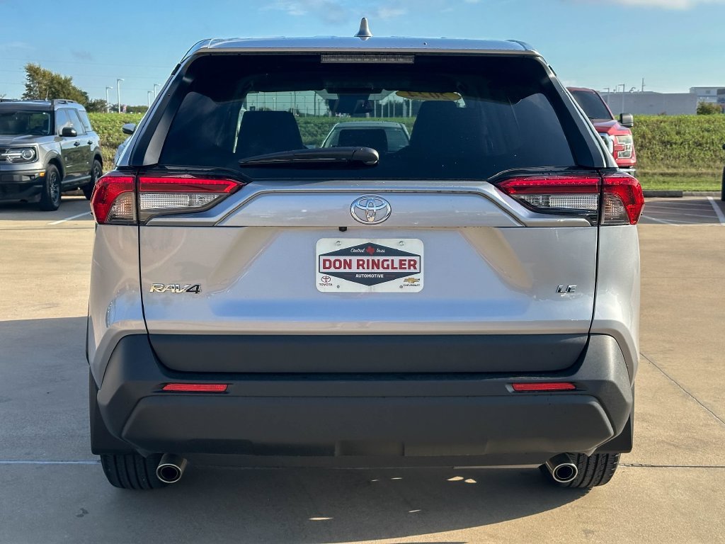 Used 2024 Toyota RAV4 LE FWD image 4