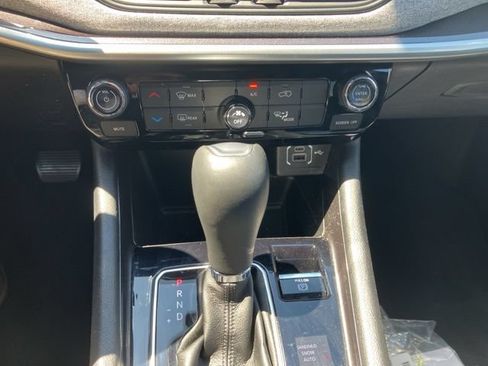 Used 2023 Jeep Compass Latitude AWD/4WD image 35