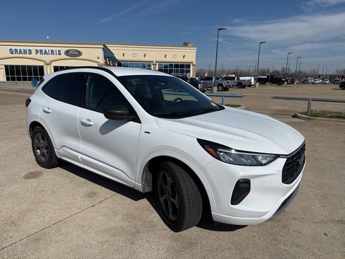 Used 2023 Ford Escape ST-Line image 19