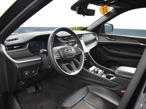 Used 2024 Jeep Grand Cherokee L Limited w/ Luxury Tech Group II image 12